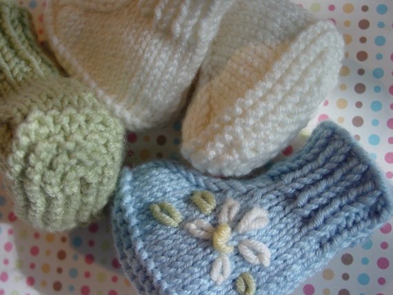 Sweet Little Booties, Knit in the round, pdf format (PATTERN ONLY)