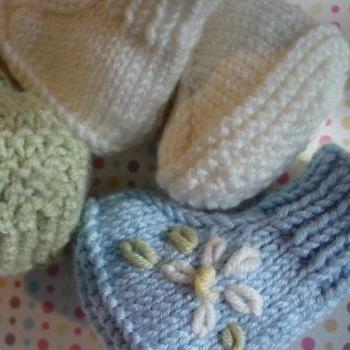 Sweet Little Booties, Knit in the round, pdf format (PATTERN ONLY)